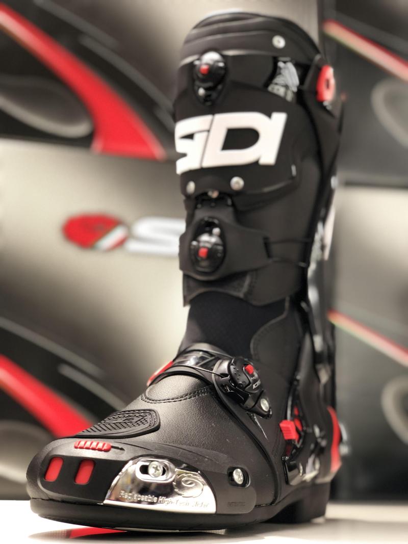 格安お得 SIDI レーシングブーツ 9CmQe-m80132207216