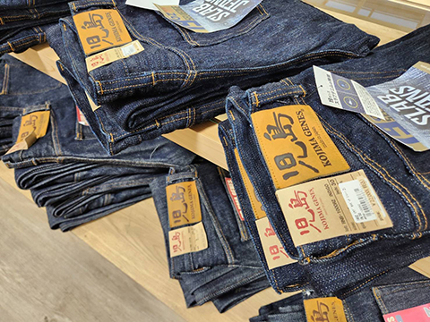 小嶋ジーンズ売場③.png